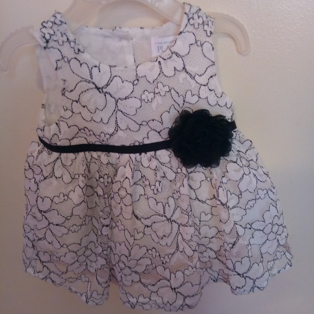 Newborn dress size 0-3 months